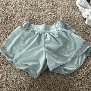 Lululemon Size 4 Four Inch Hotty Hot Short